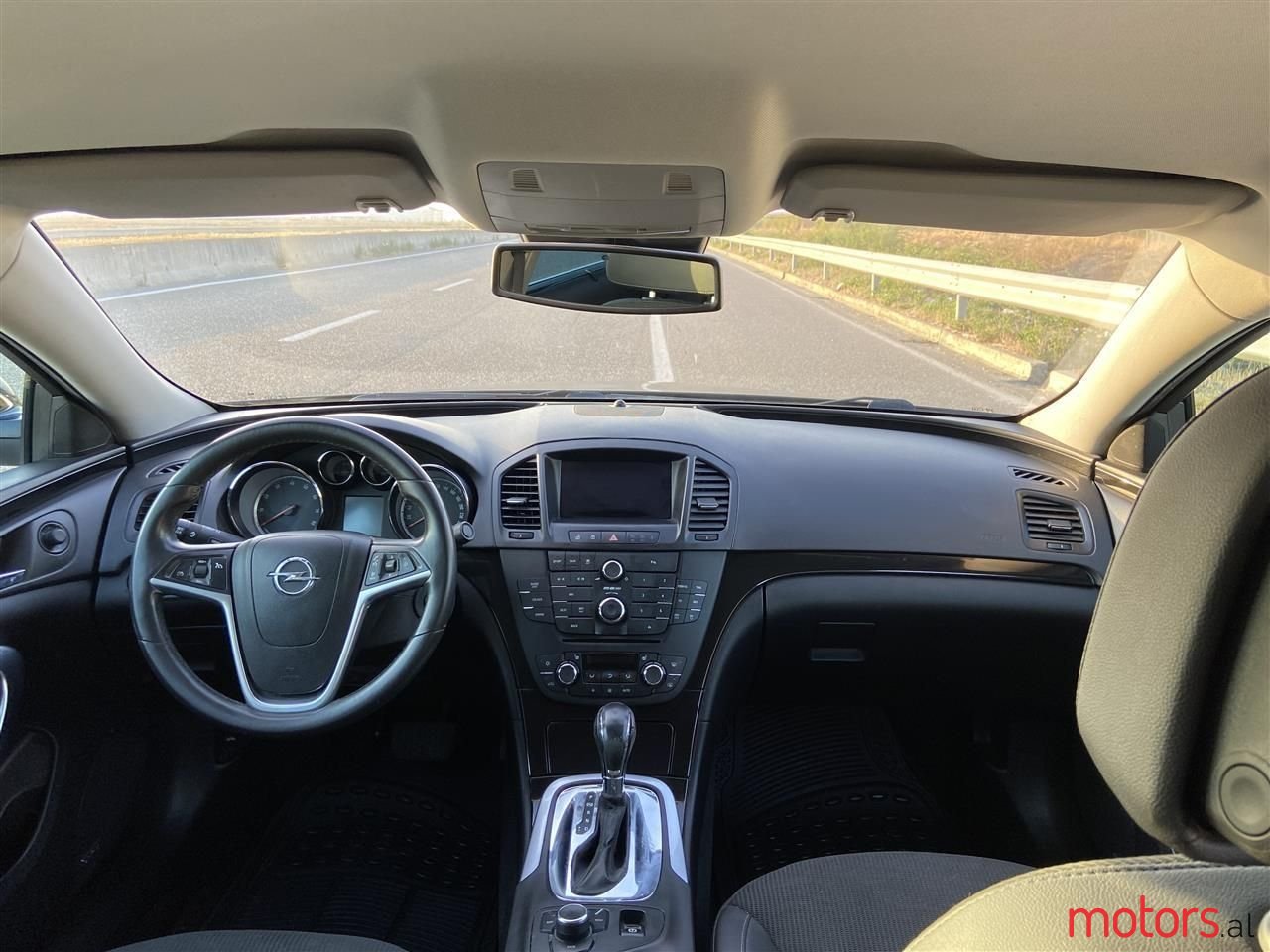 2010' Opel Insignia photo #6