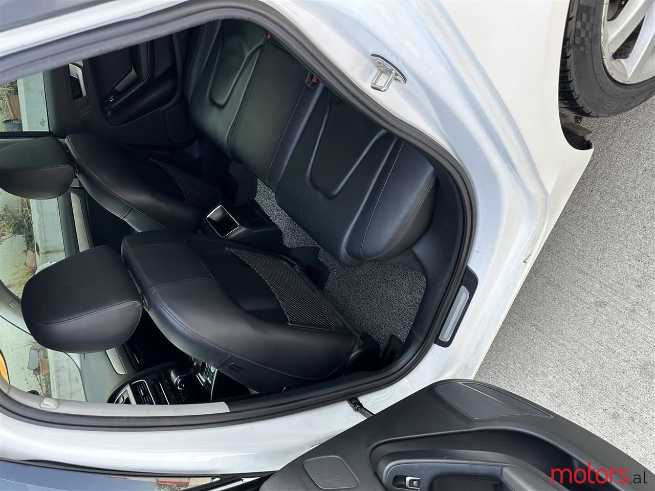 2013' Audi A4 photo #2