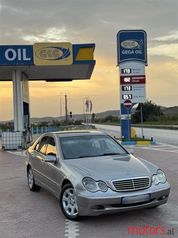 2006' Mercedes-Benz C 220 photo #4