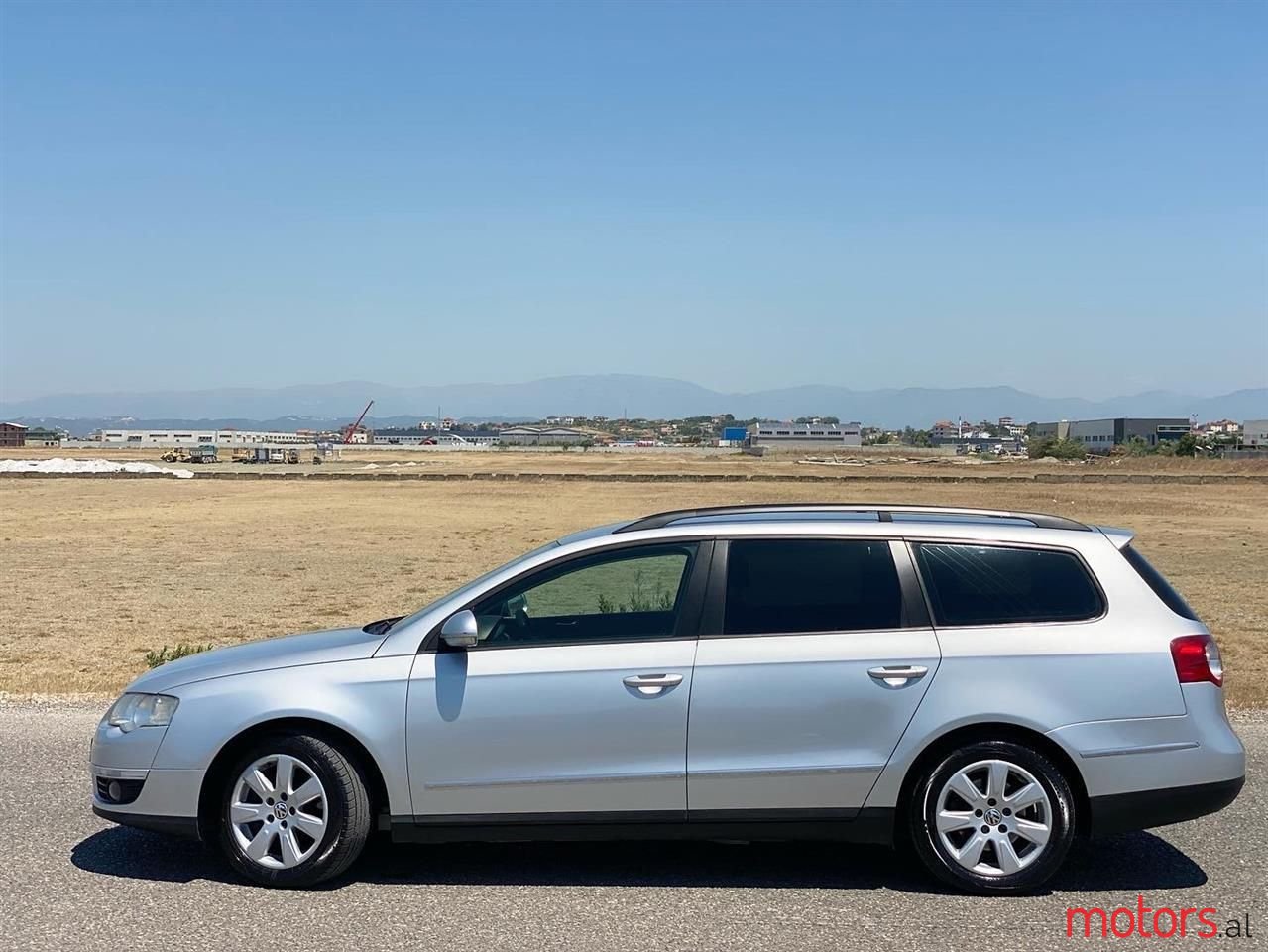 2008' Volkswagen Passat photo #6