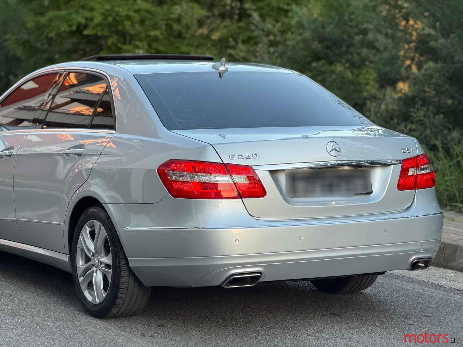 2013' Mercedes-Benz E 220 photo #5