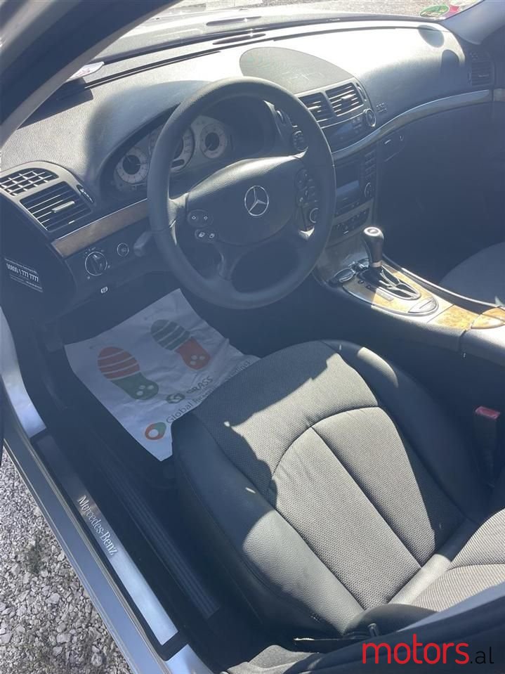 2008' Toyota Auris photo #3