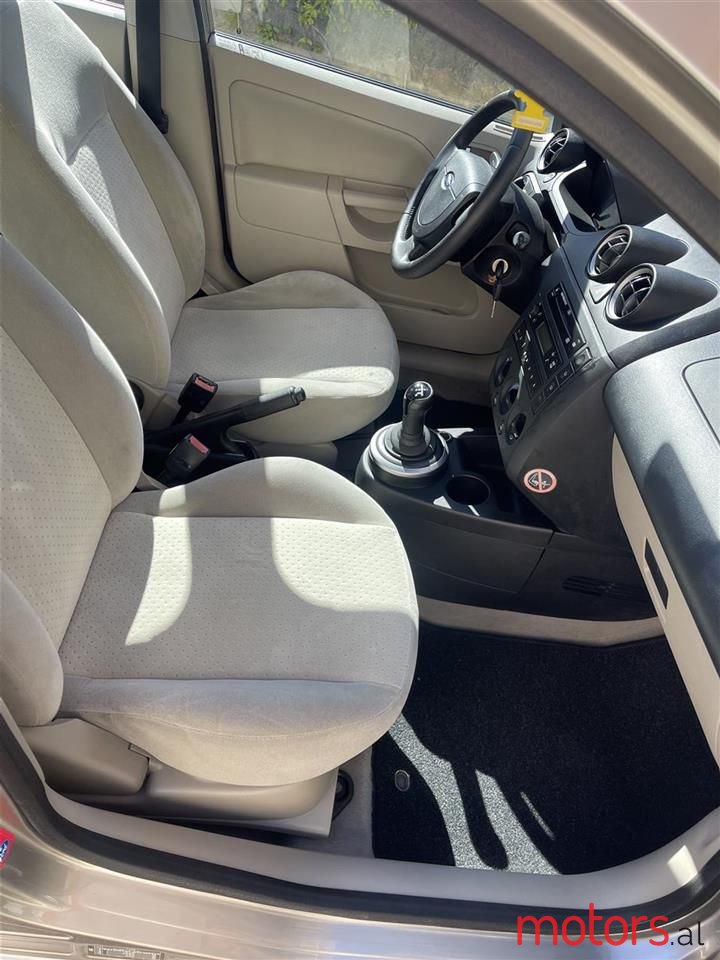 2004' Ford Fiesta photo #6