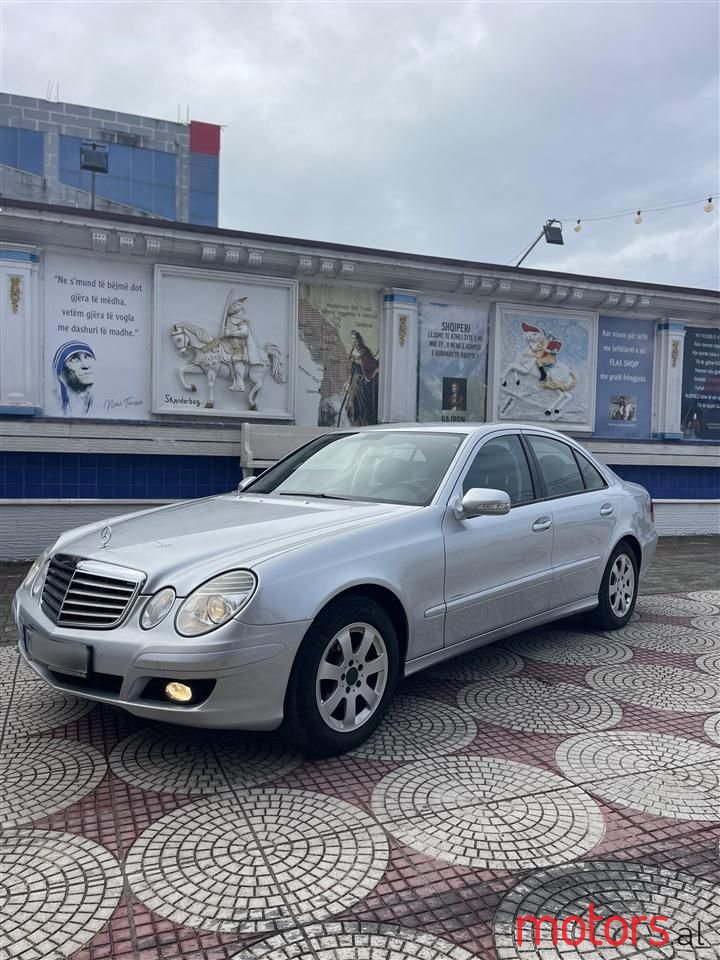 2008' Mercedes-Benz E 200 photo #5
