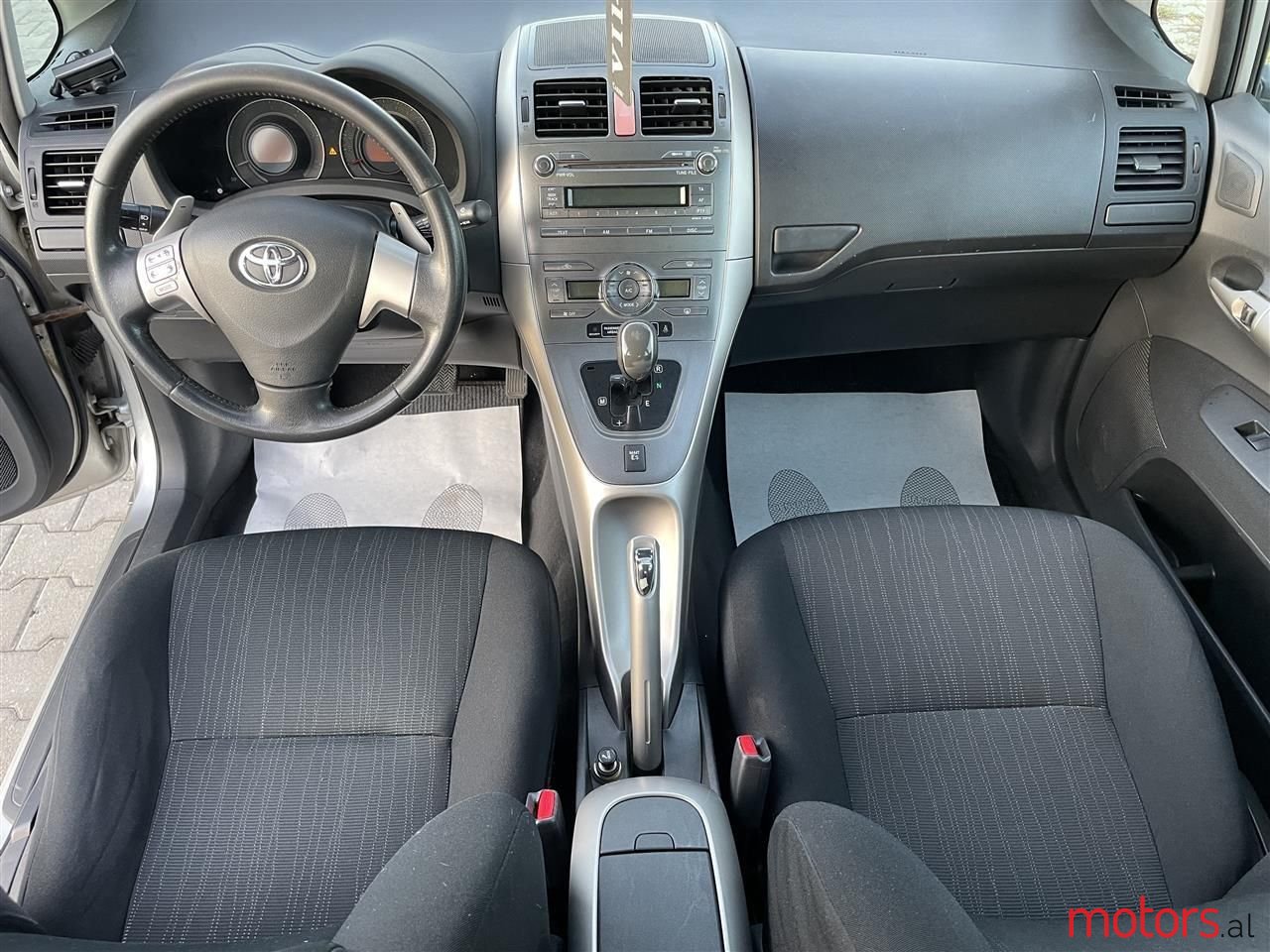 2007' Toyota Auris photo #3