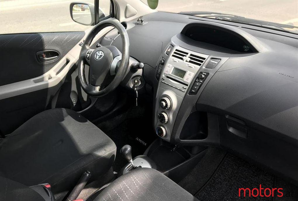 2007' Toyota Yaris photo #2
