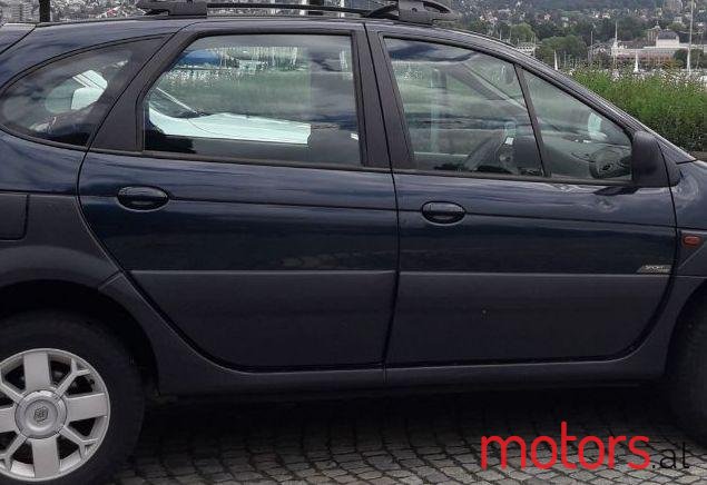 2002' Renault Megane photo #1