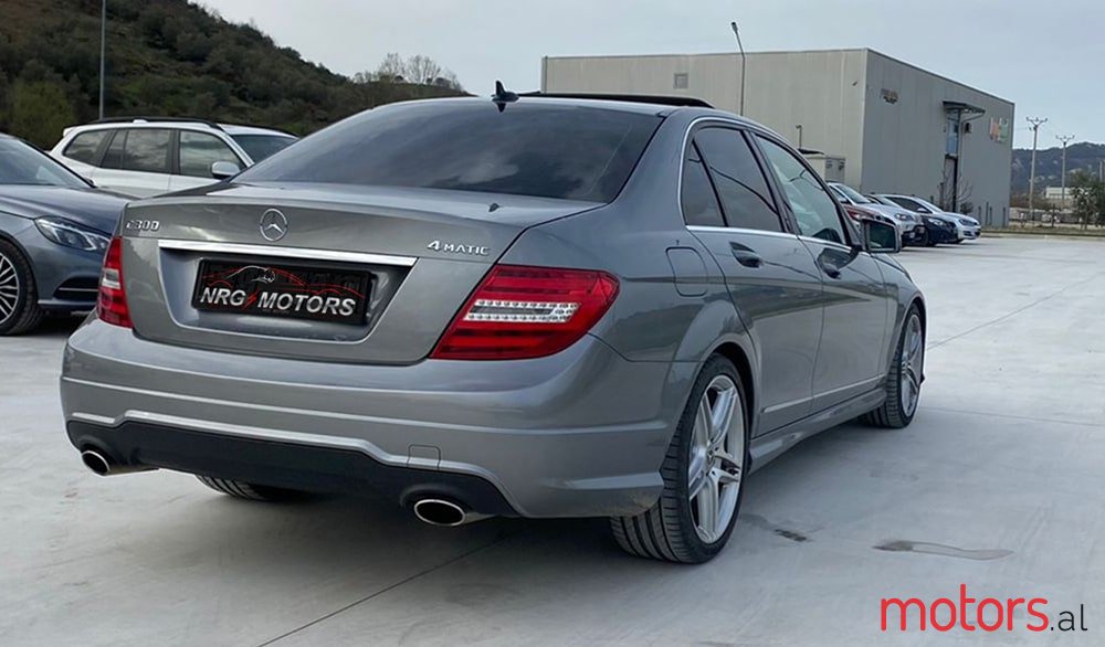 2012' Mercedes-Benz C-Class photo #3