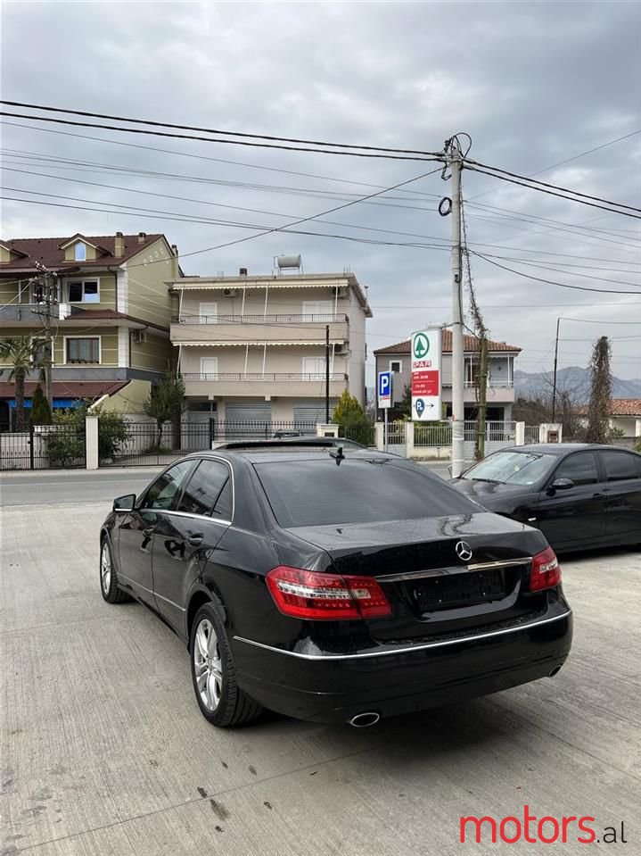 2011' Mercedes-Benz E 350 photo #4