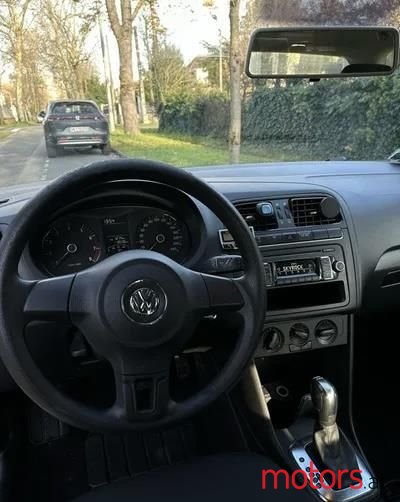 2014' Volkswagen Polo photo #3