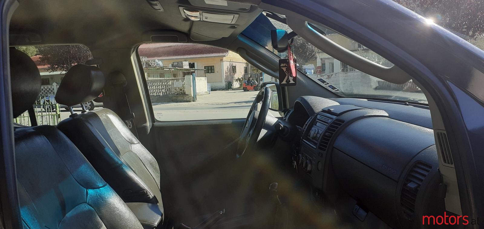 2008' Nissan Navara photo #2