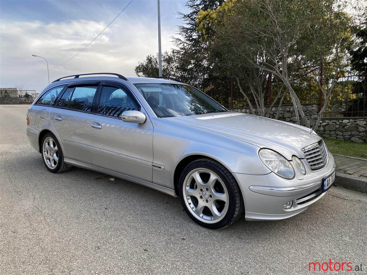 2004' Mercedes-Benz E 270 photo #6
