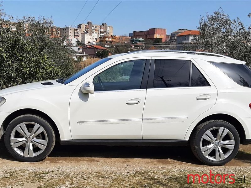 2010' Mercedes-Benz ML 350 photo #4