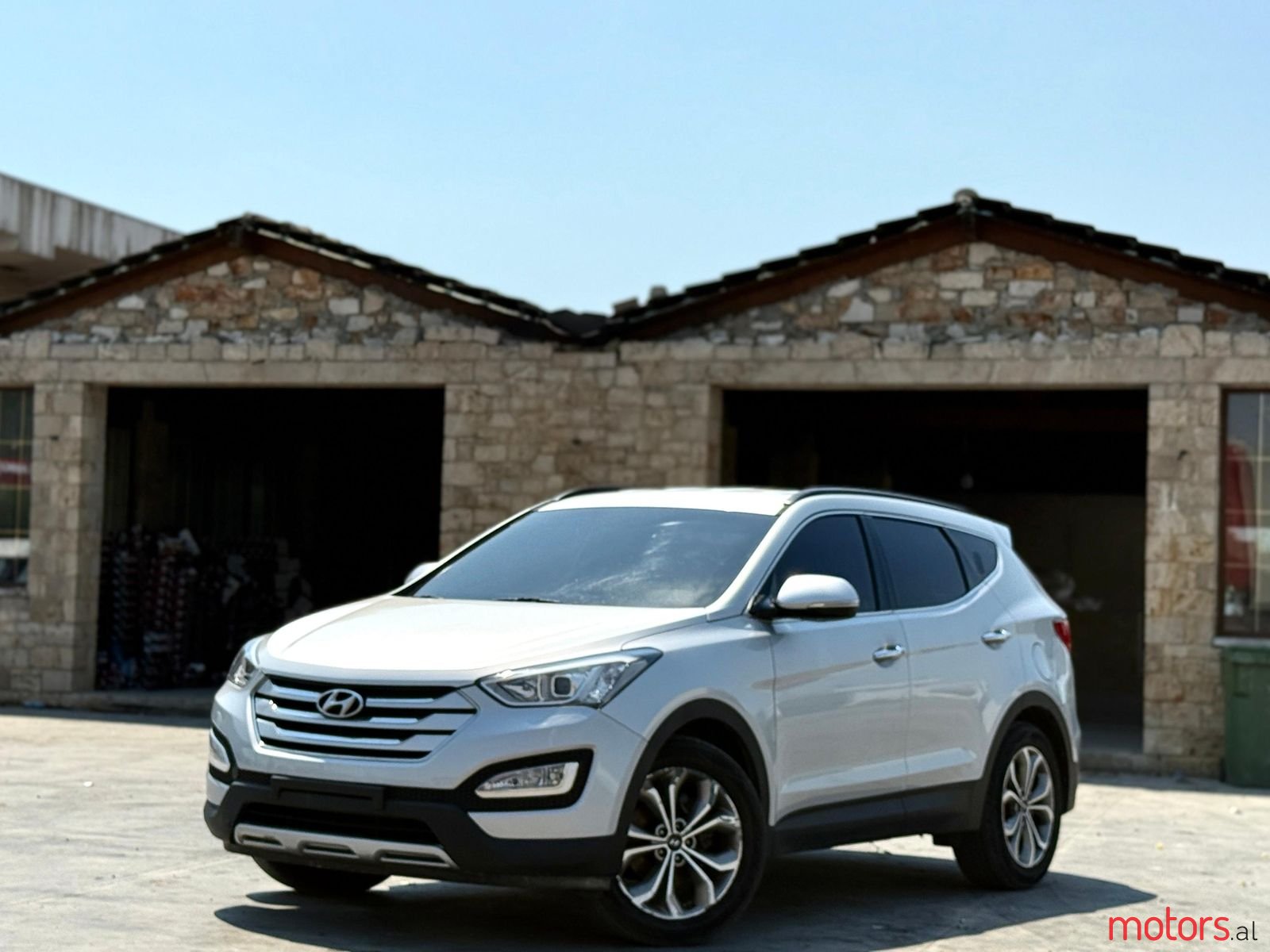 2015' Hyundai Santa Fe photo #1