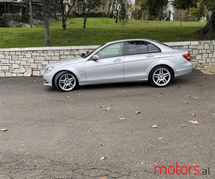 2011' Mercedes-Benz C 220 photo #2