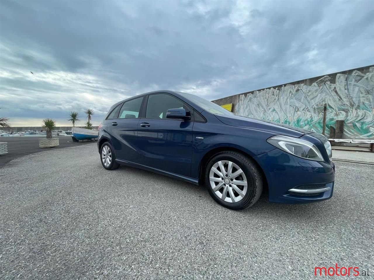 2012' Mercedes-Benz B 180 photo #3