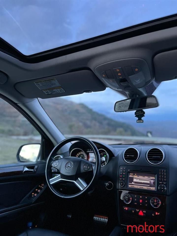 2010' Mercedes-Benz ML 350 photo #2