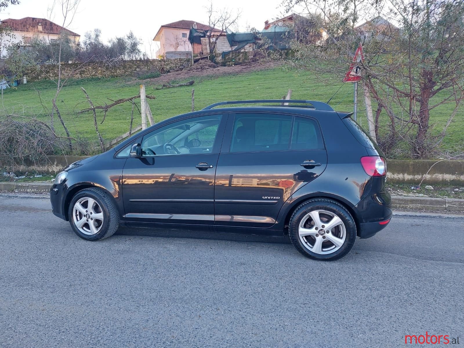 2008' Volkswagen Golf Plus photo #3