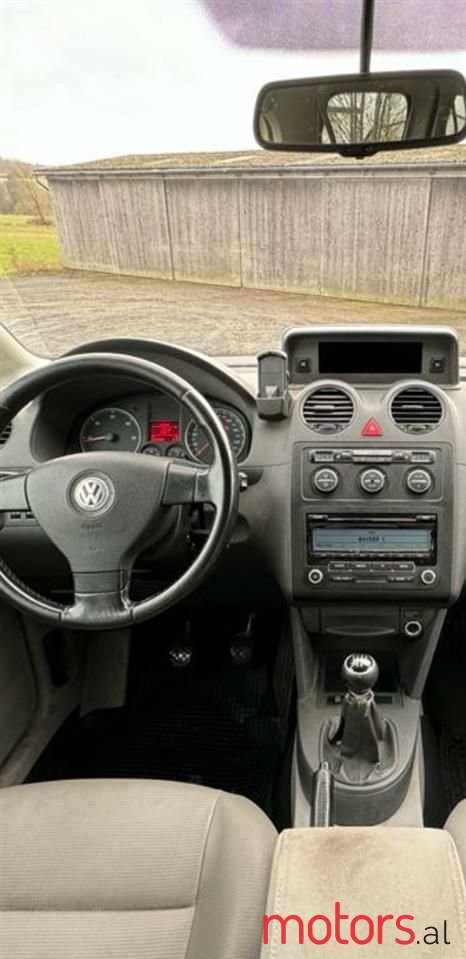 2010' Volkswagen Caddy photo #2