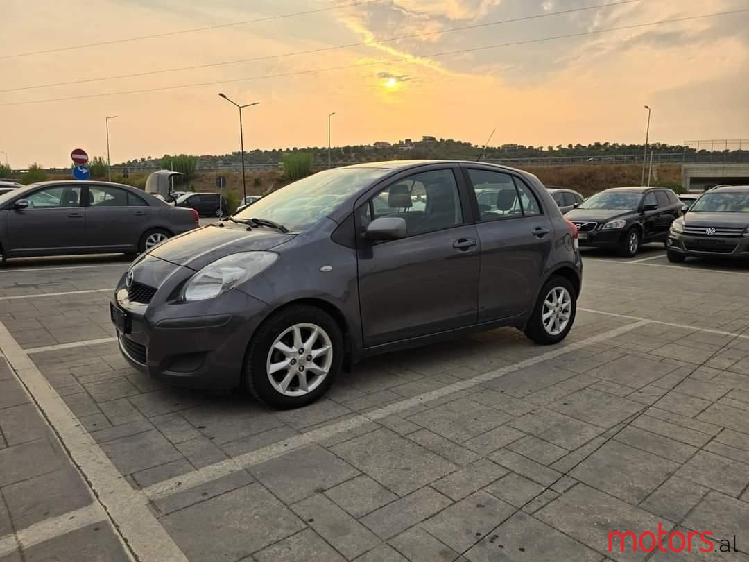 2009' Toyota Yaris photo #6