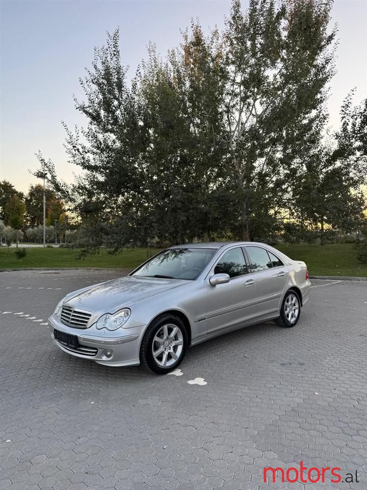 2005' Mercedes-Benz C 220 photo #5