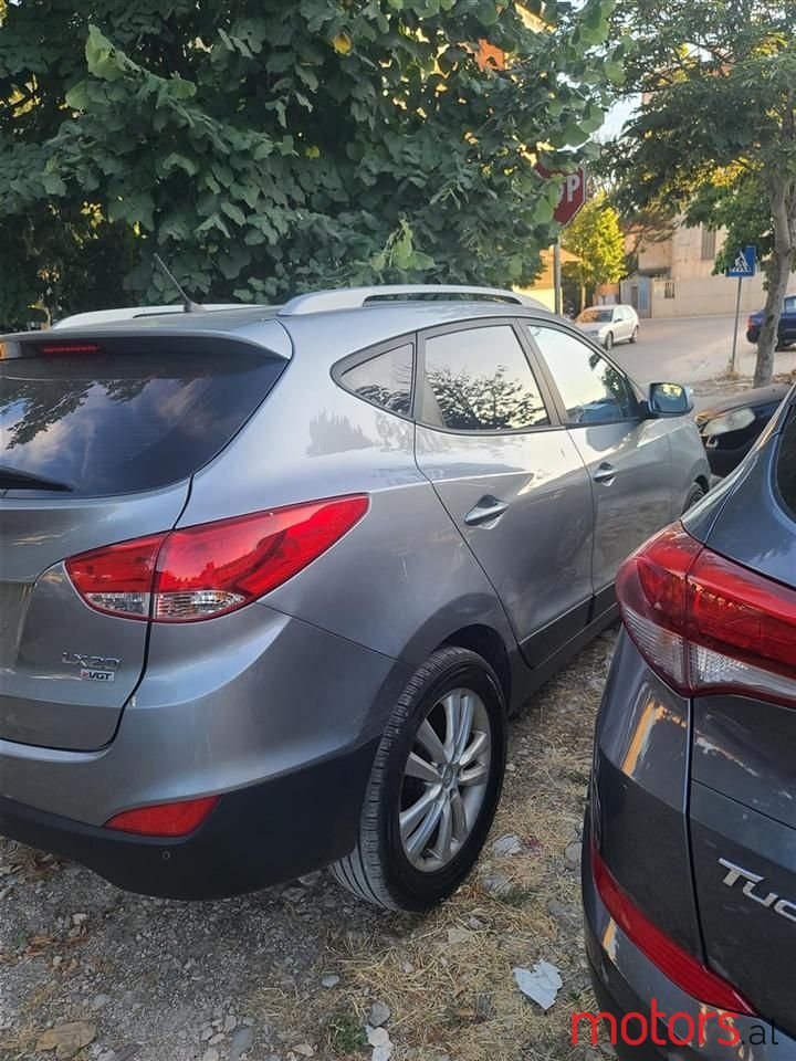 2010' Hyundai Tucson photo #6