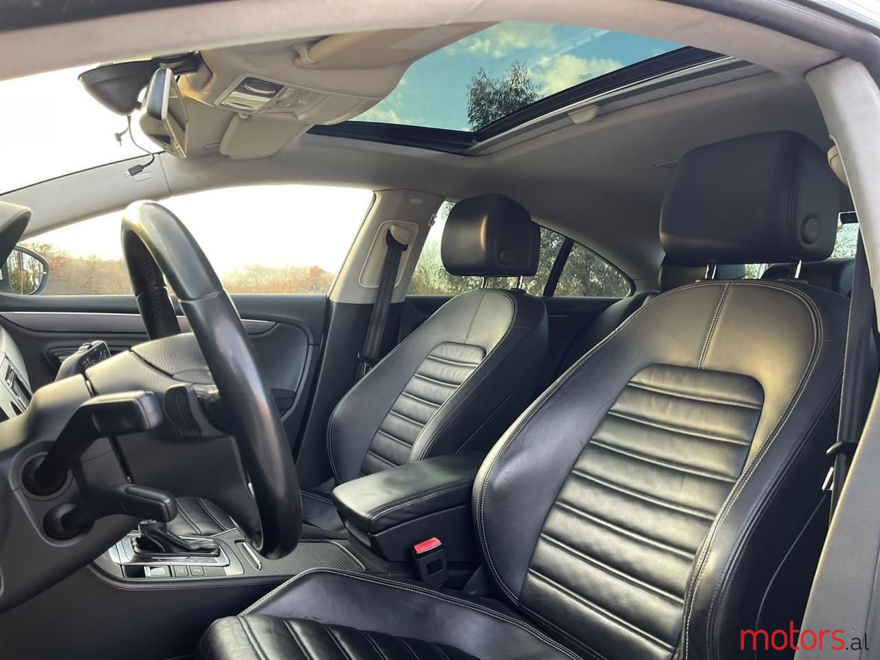 2013' Volkswagen Passat photo #4