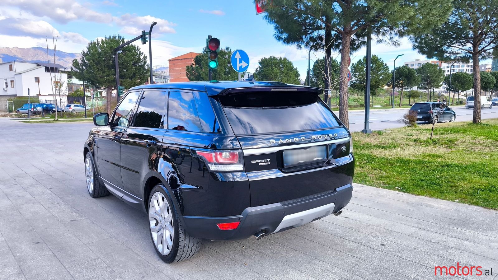 2016' Land Rover Range Rover Sport photo #4