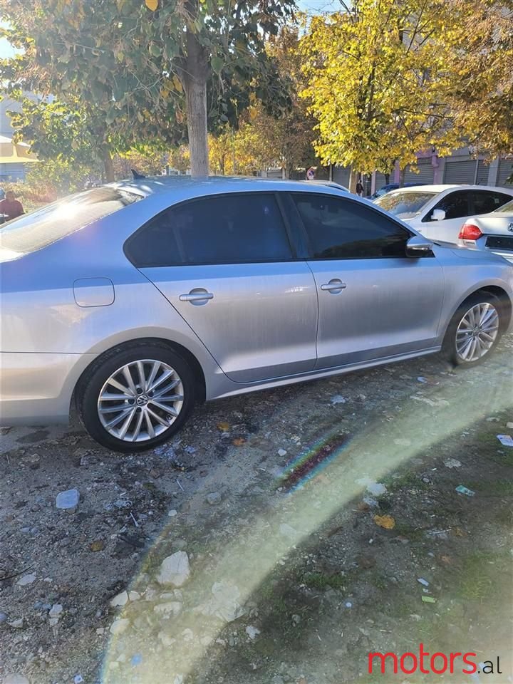 2014' Volkswagen Jetta photo #3