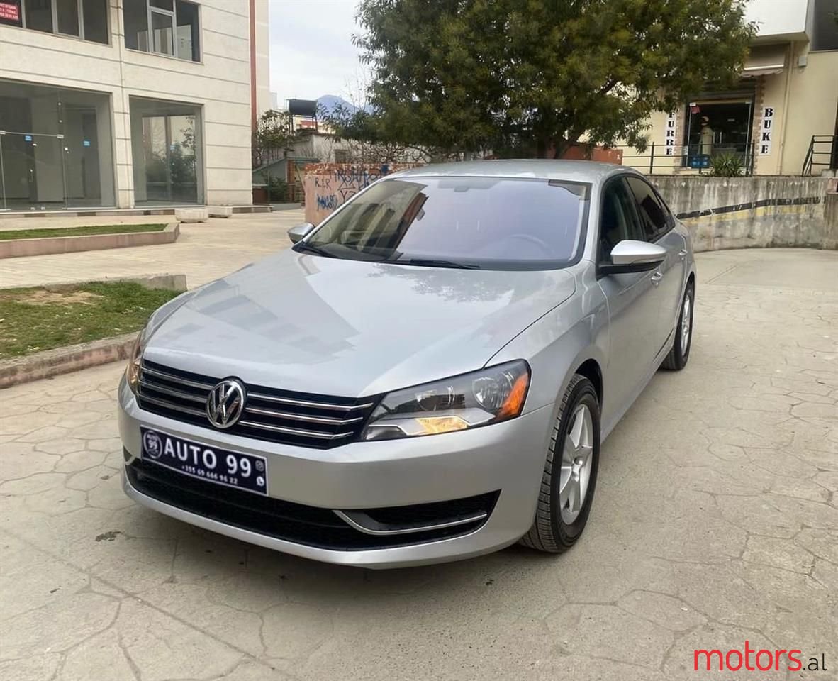 2012' Volkswagen Passat photo #1