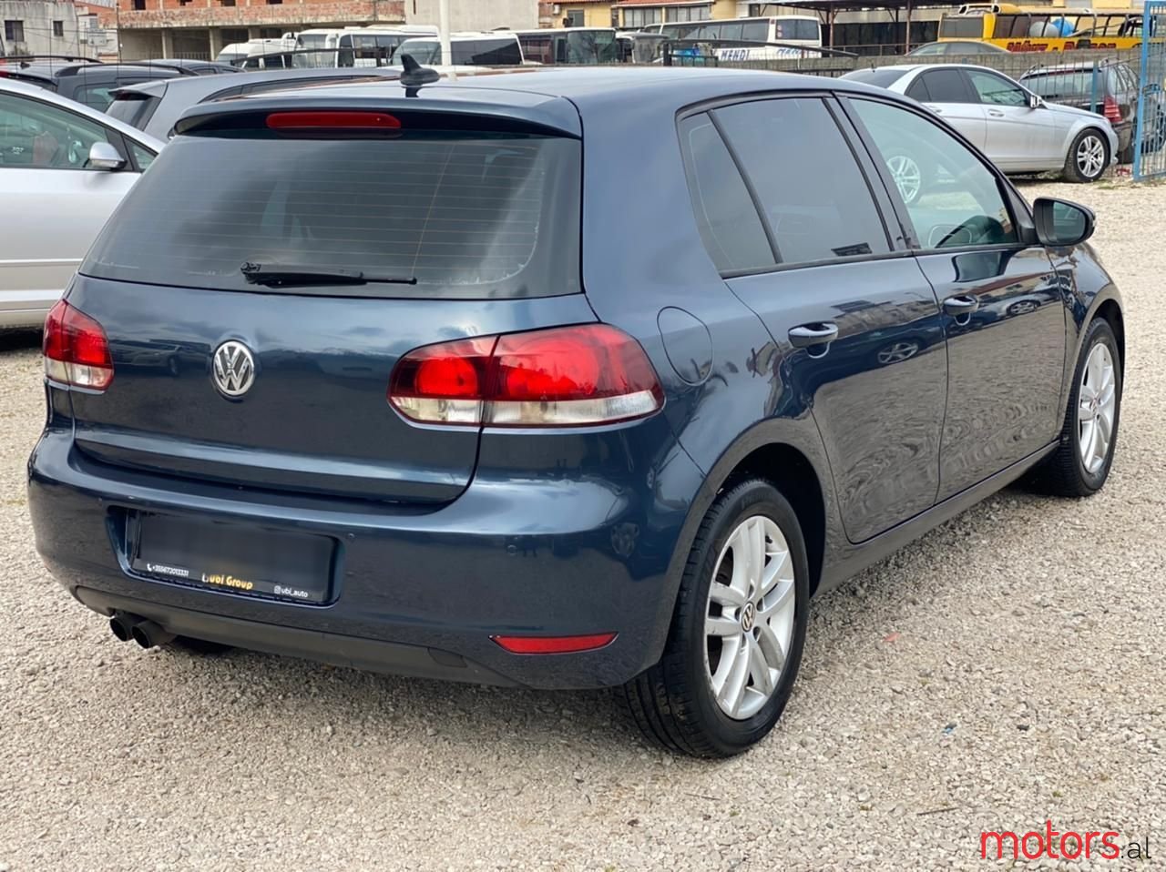 2009' Volkswagen Golf photo #3