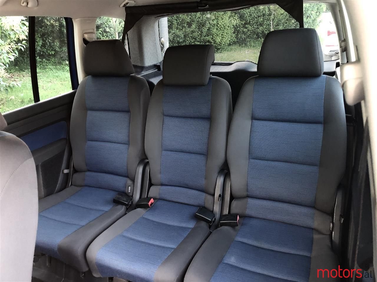 2008' Volkswagen Touran photo #2