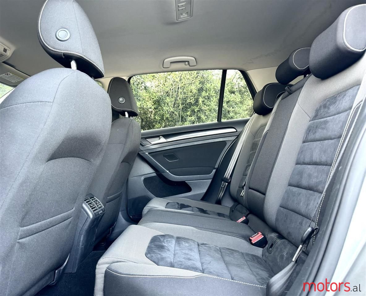 2014' Volkswagen Golf photo #4