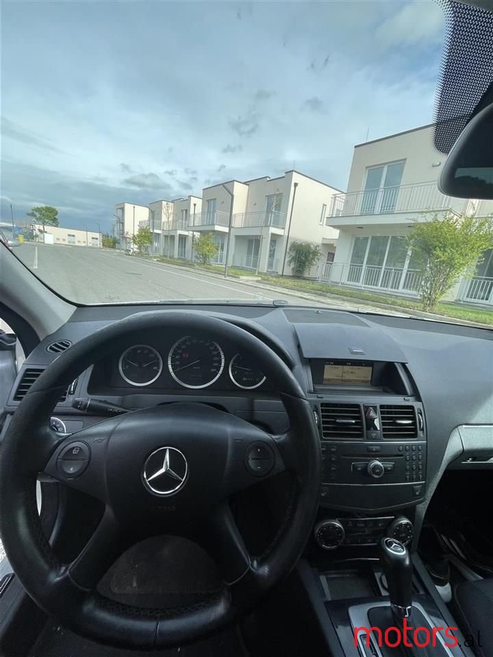 2008' Mercedes-Benz 220 photo #2