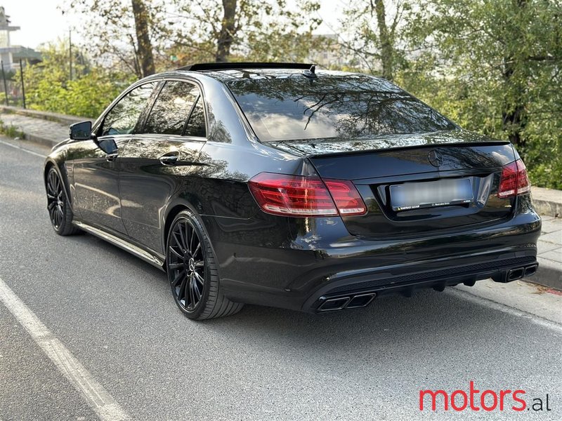 2011' Mercedes-Benz E 55 AMG photo #4