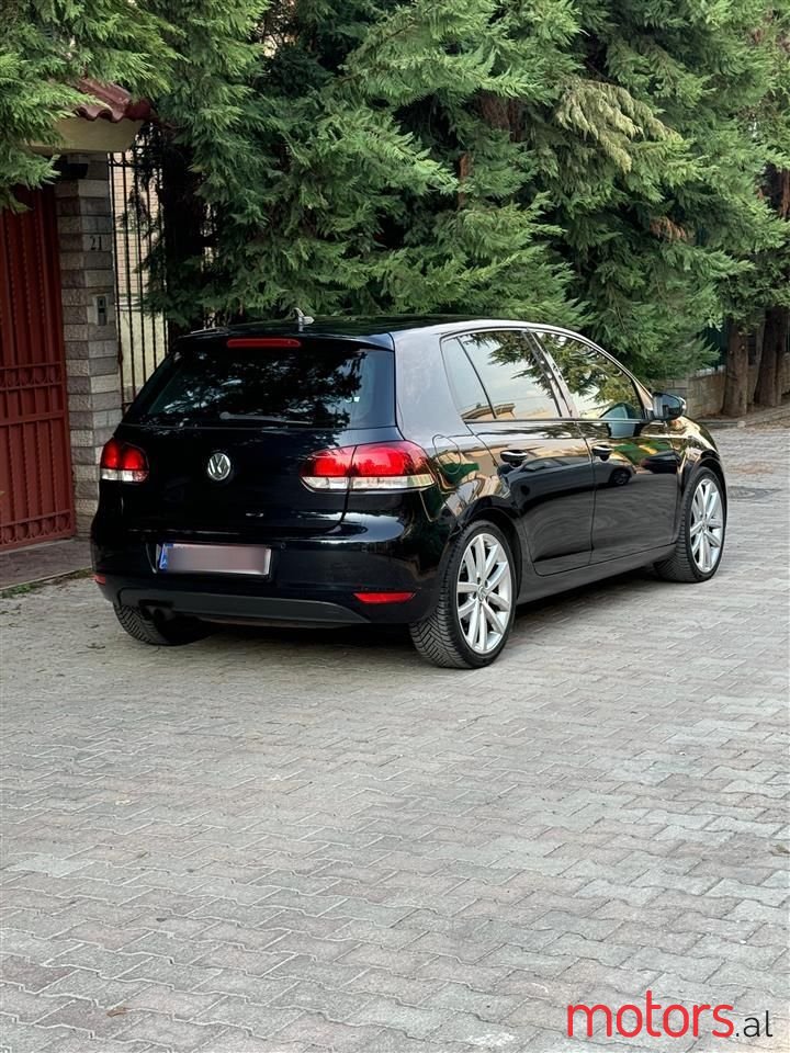 2010' Volkswagen Golf photo #6