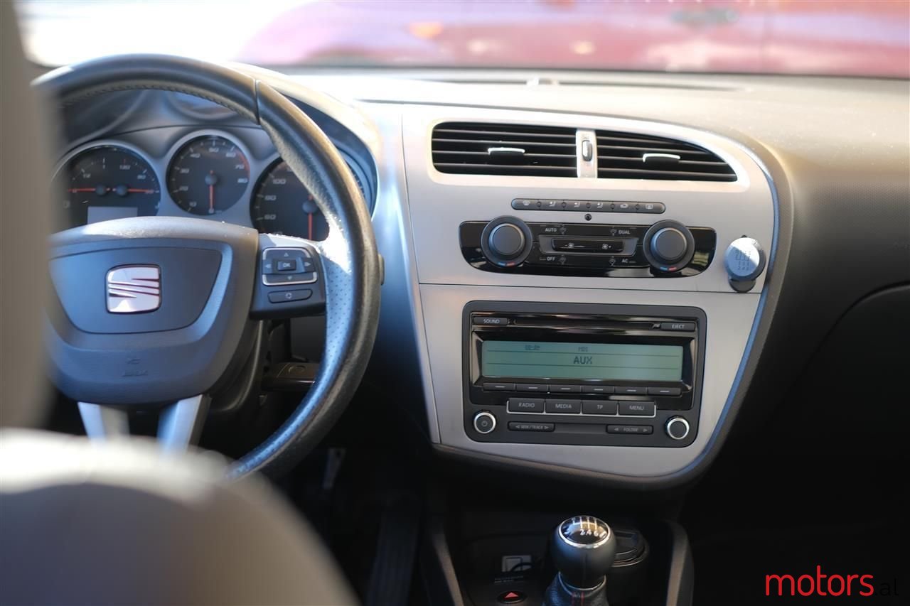 2012' SEAT Leon photo #4