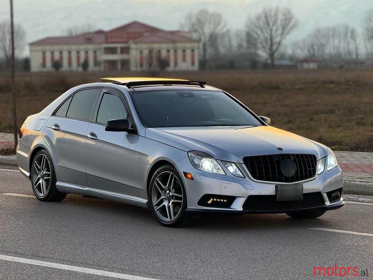 2010' Mercedes-Benz E 350 photo #1