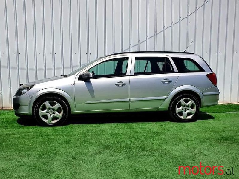 2007' Opel Astra photo #1