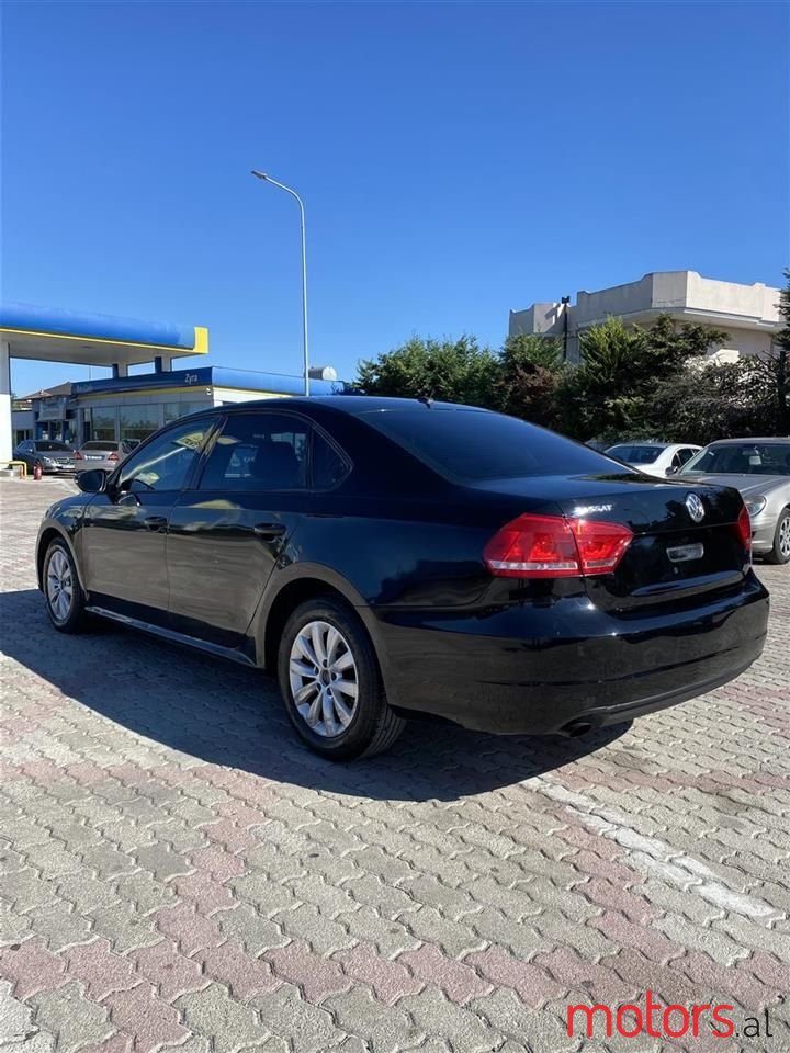 2012' Volkswagen Passat photo #6