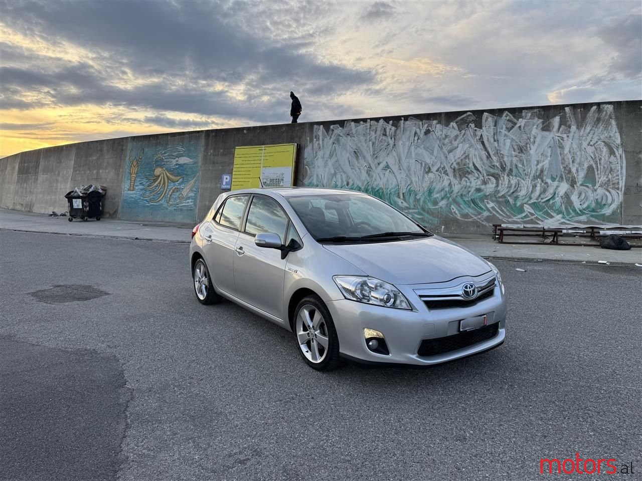 2011' Toyota Auris photo #3