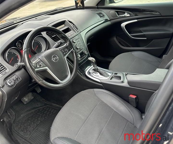2010' Opel Insignia photo #4