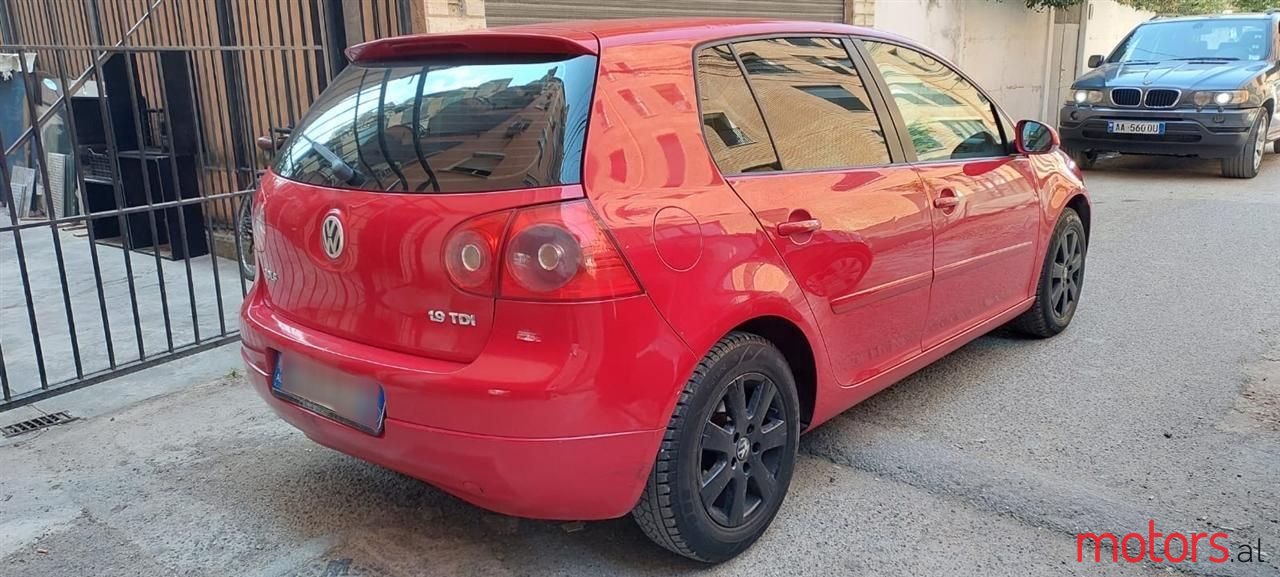 2004' Volkswagen Golf photo #3