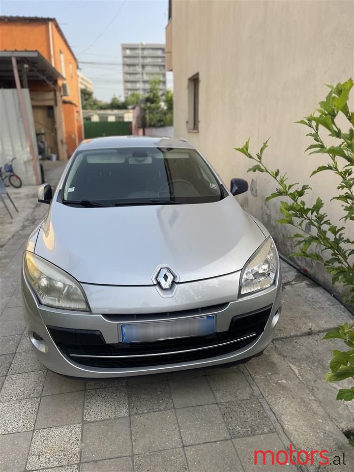 2010' Renault Megane photo #4
