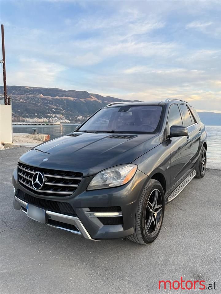 2012' Mercedes-Benz 350 photo #4