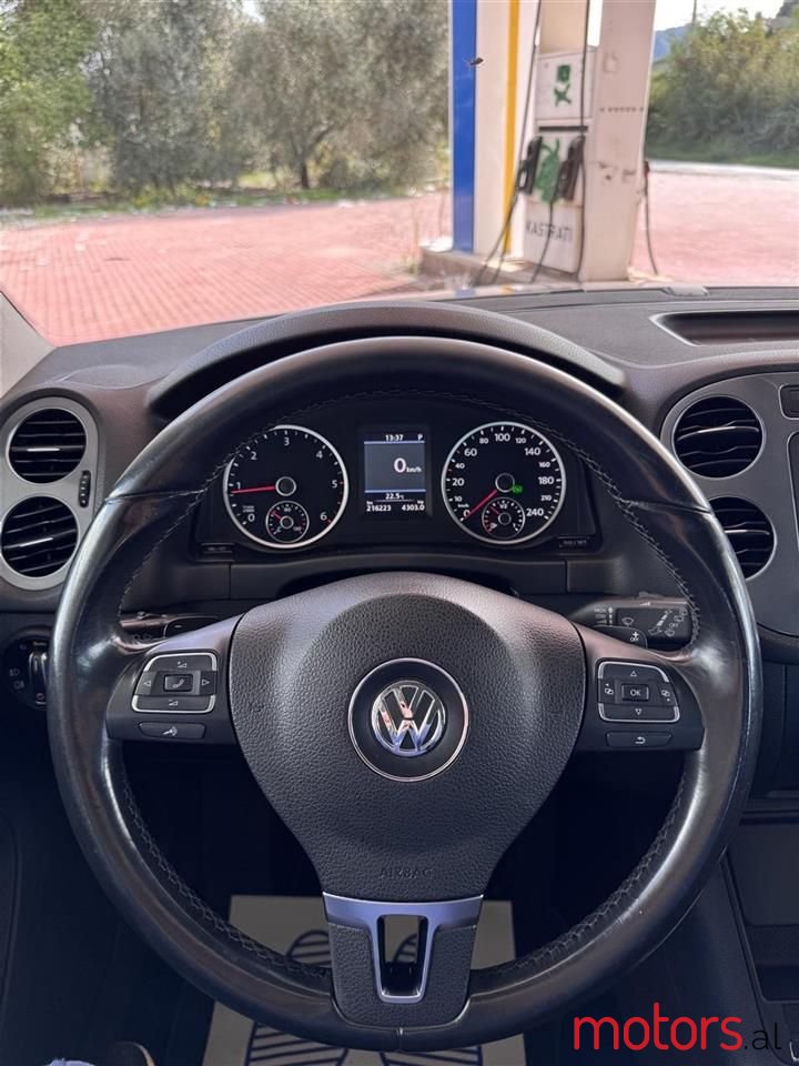 2013' Volkswagen Tiguan photo #3