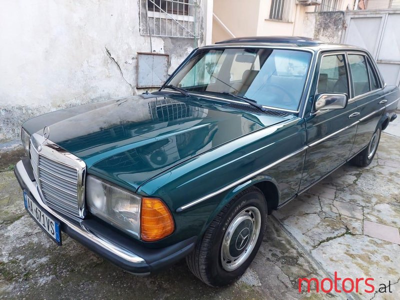 1983' Mercedes-Benz 240 photo #2