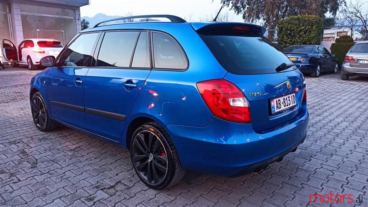 2011' Skoda Fabia photo #6