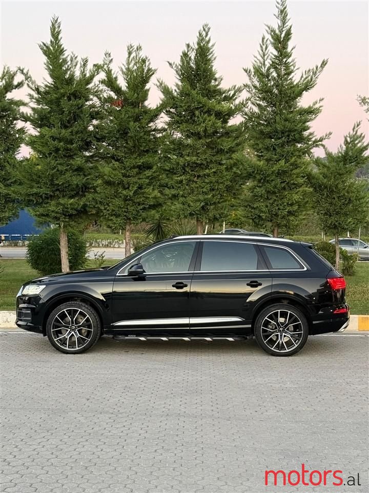 2017' Audi Q7 photo #2