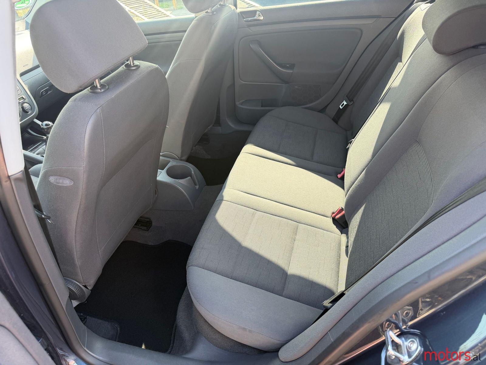 2005' Volkswagen Golf photo #2